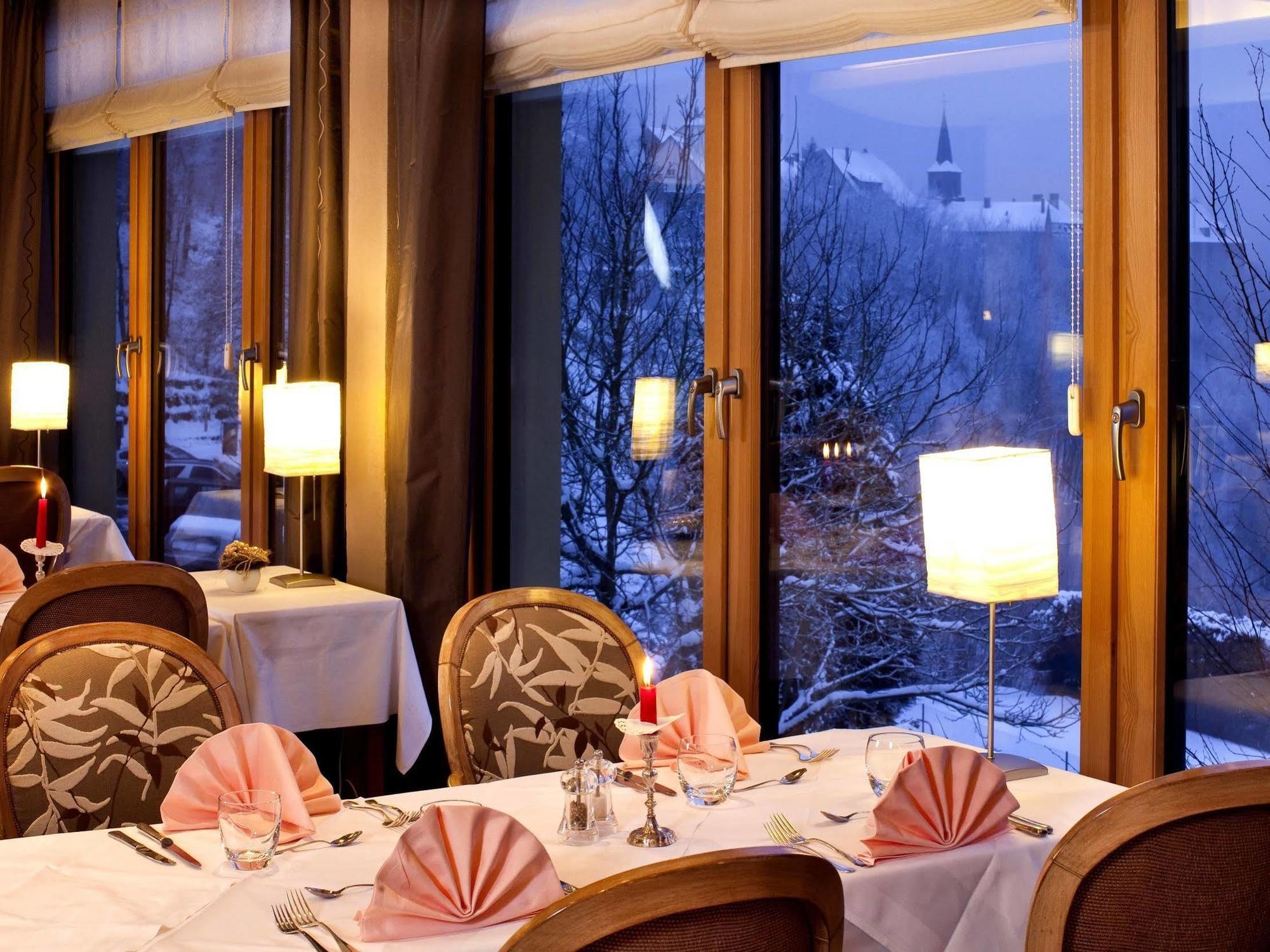 Spa Hôtel Restaurant Au Lion d'Or La Petite-Pierre Exterior foto